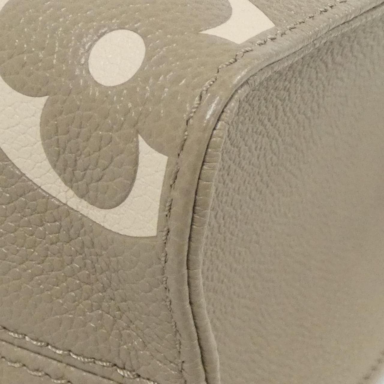 ルイヴィトン バイカラー モノグラム アンプラント オンザゴー PM M45779 バッグ