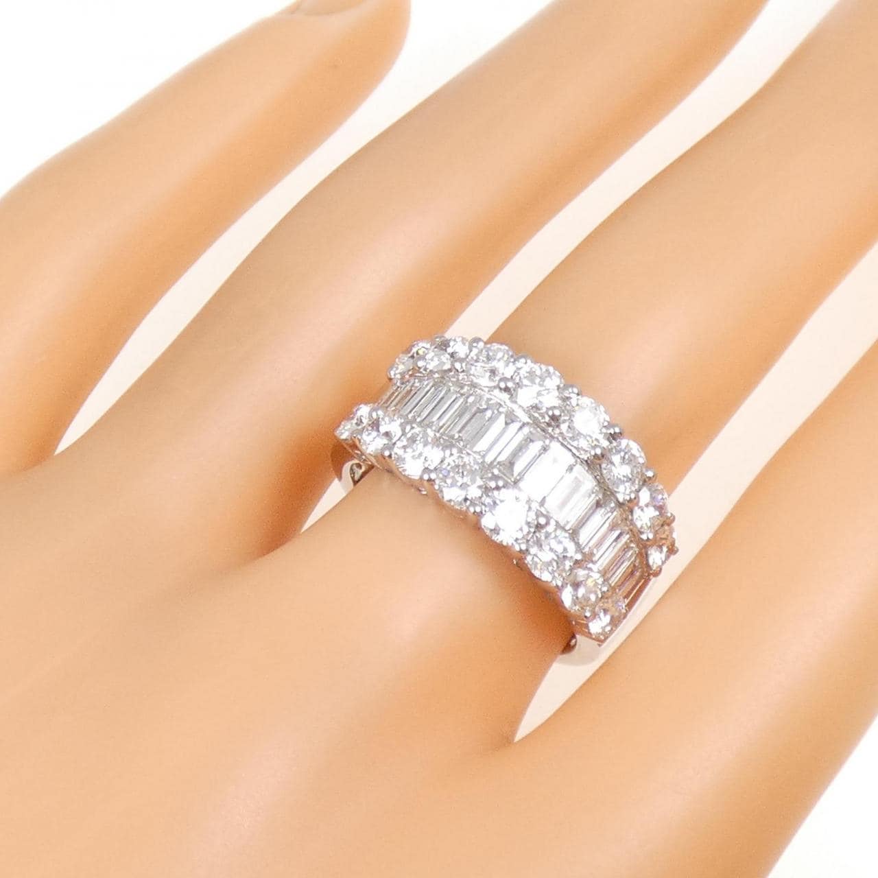 K18WG ダイヤモンド リング 2.96CT