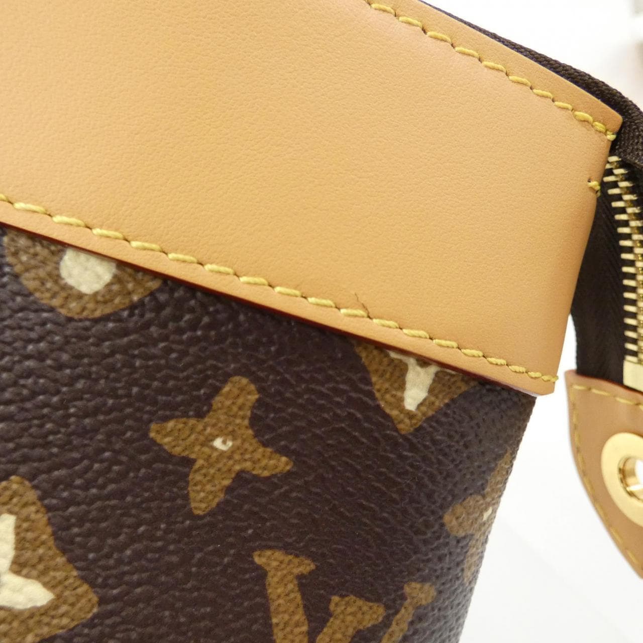 LOUIS VUITTON Monogram Craggy Pochette Voyage Souple M83568 包