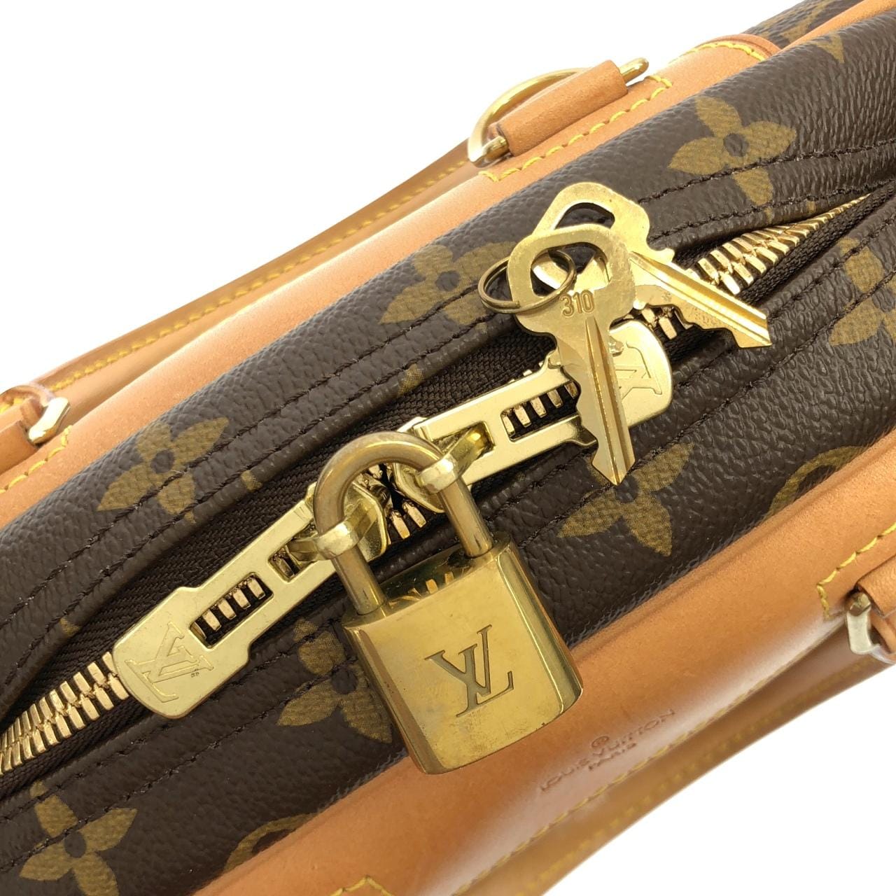 ルイヴィトン モノグラム トゥルーヴィル M42228 バッグ