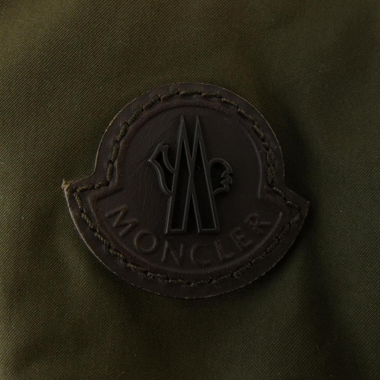 モンクレール MONCLER CHATEAUBRIANT ダウンジャケット