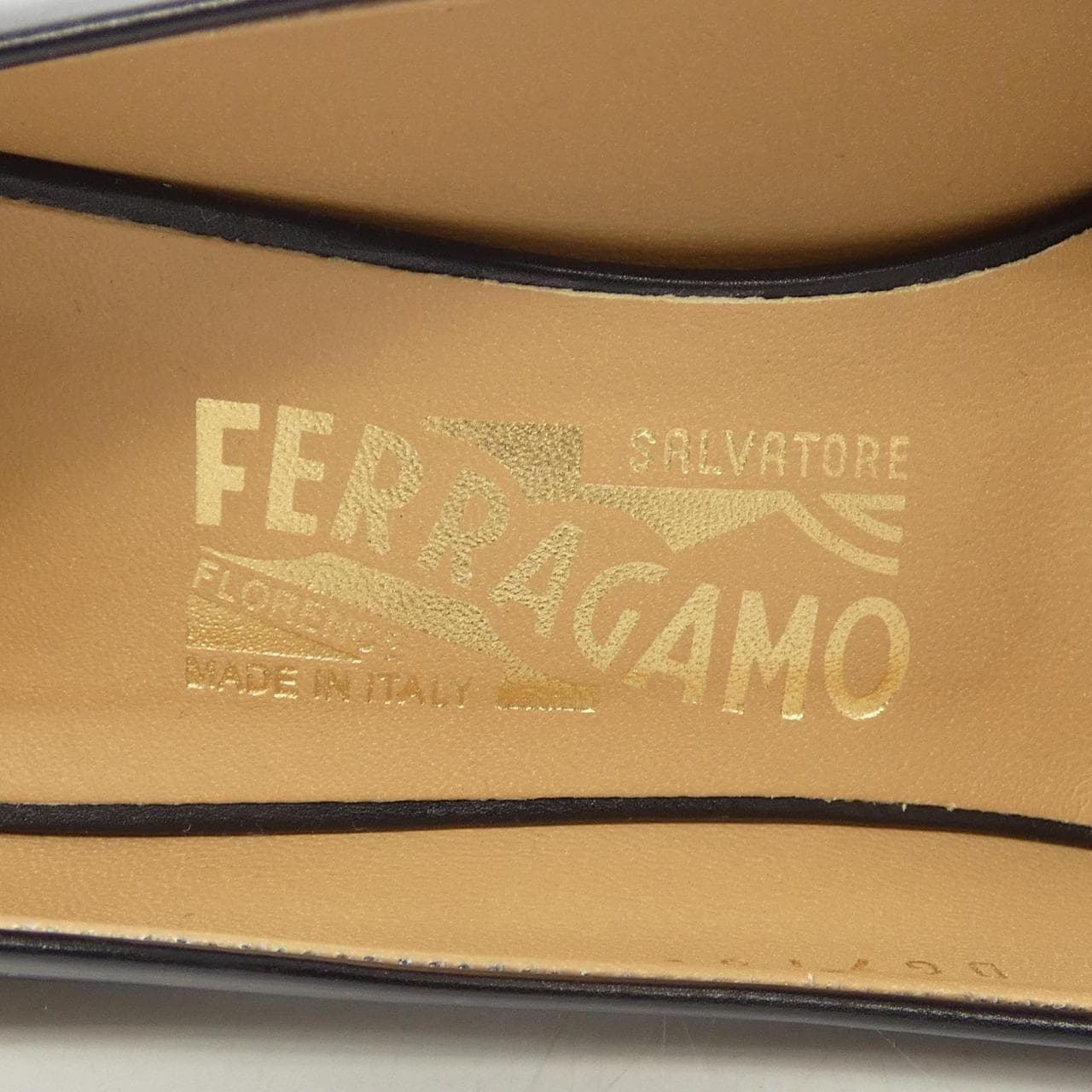 サルヴァトーレフェラガモ SALVATORE FERRAGAMO パンプス
