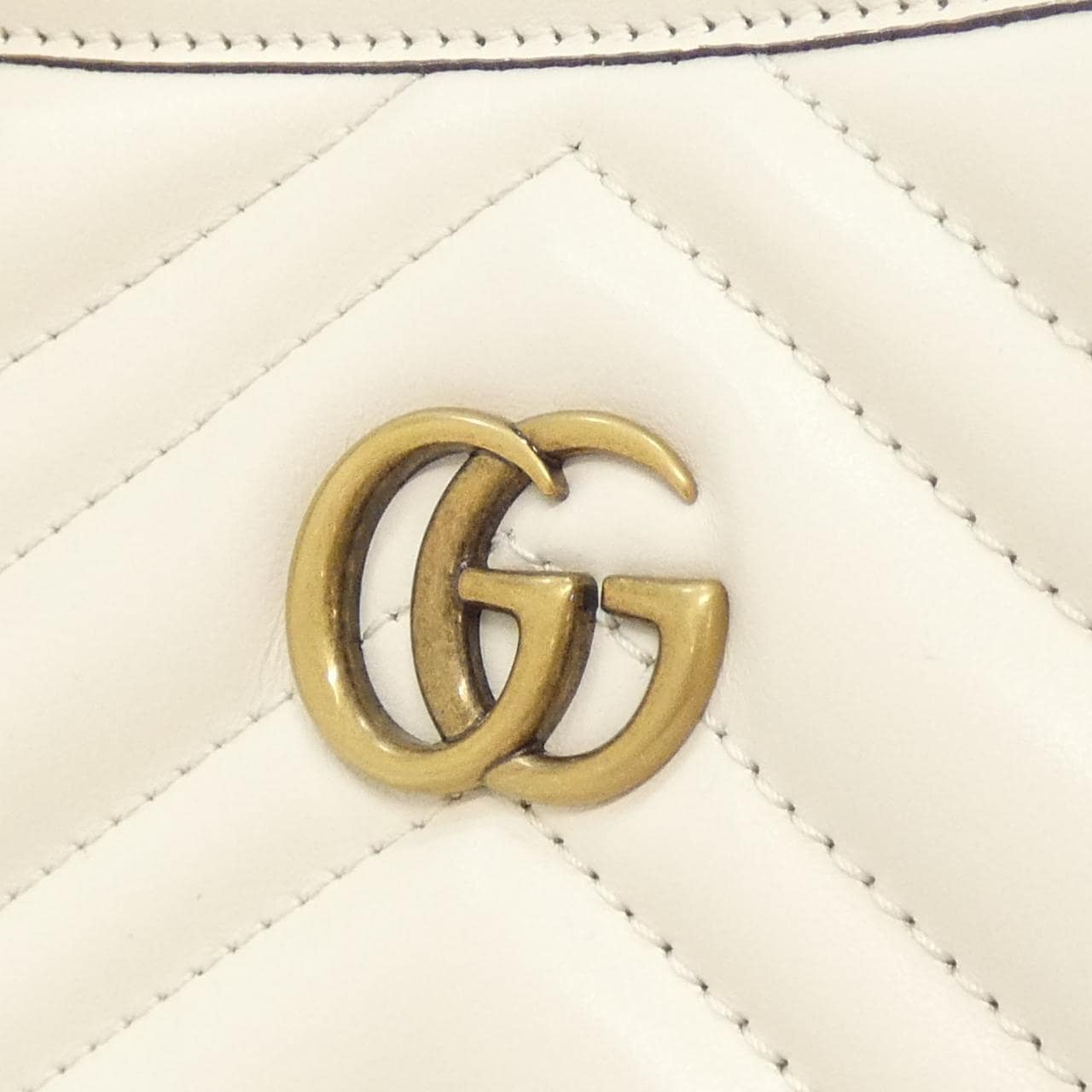 グッチ GG MARMONT 779727 AABZB ショルダーバッグ