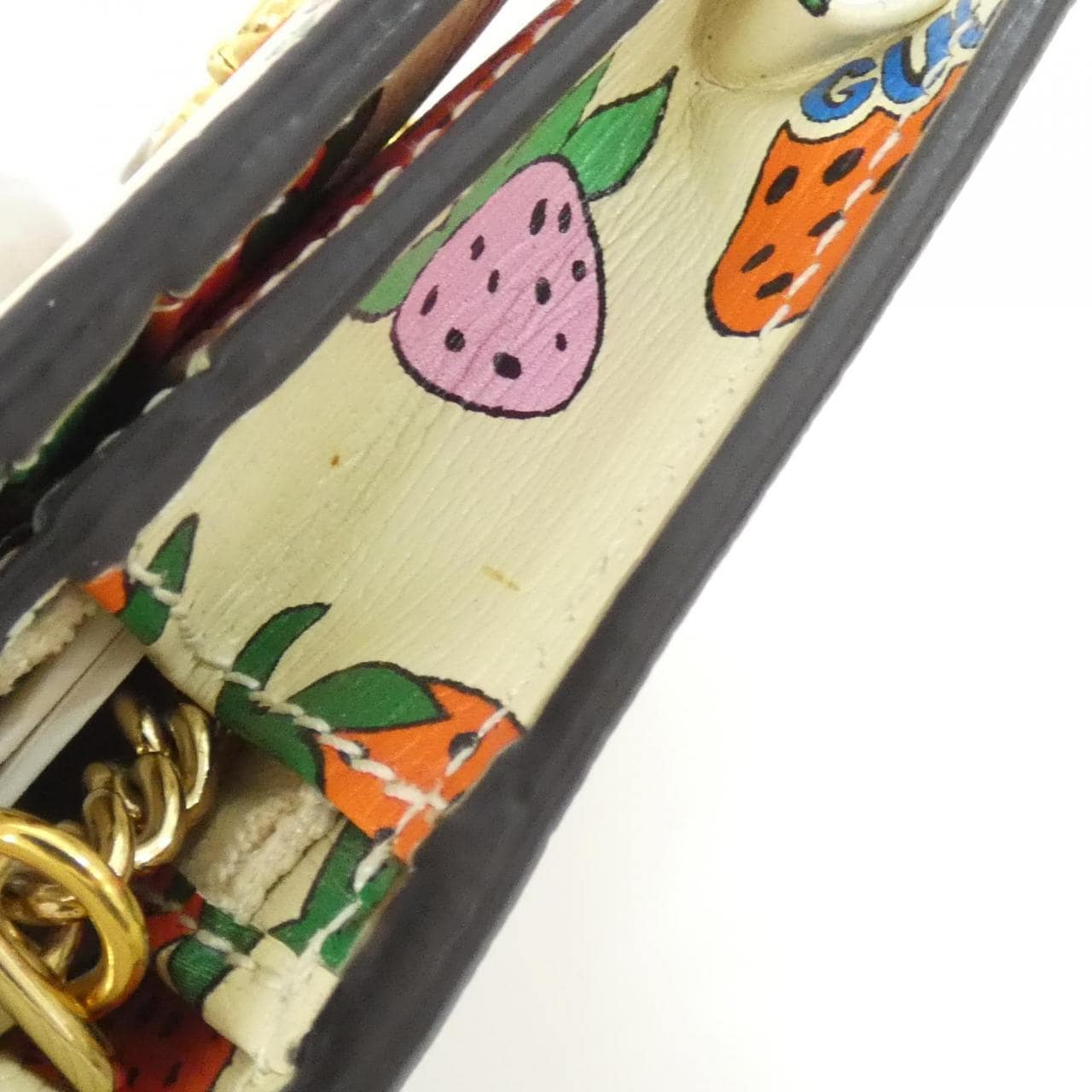 グッチ GUCCI ZUMI 570660 08PAX 財布