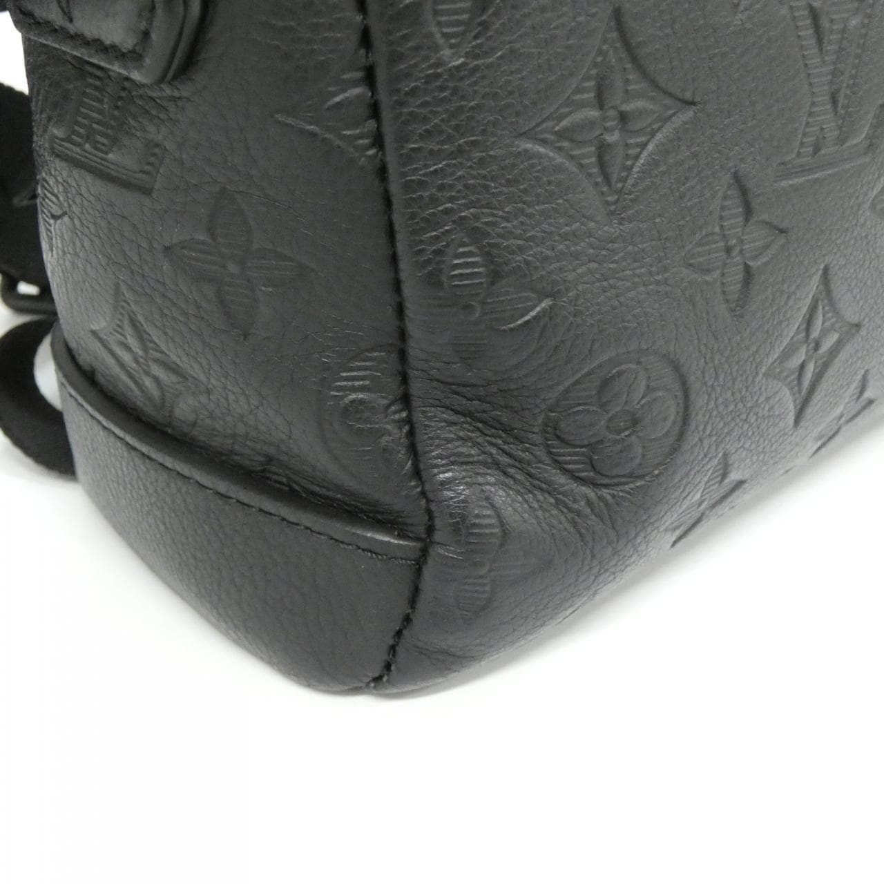 ルイヴィトン モノグラム シャドウ メッセンジャー ヴォワヤージュ PM M25121 ショルダーバッグ