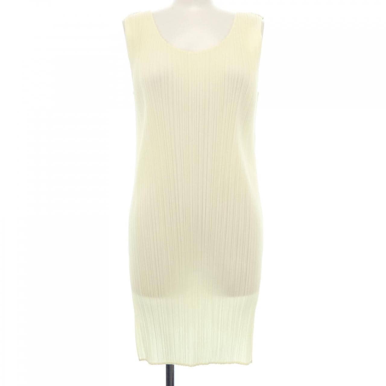 百褶PLEATS PLEASE上衣