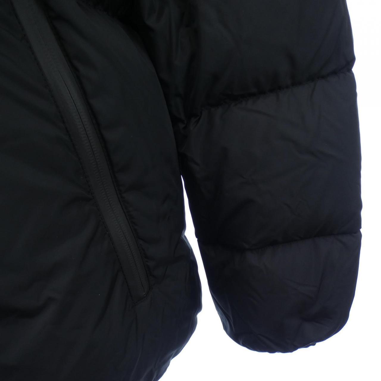 モンクレール MONCLER ダウンジャケット
