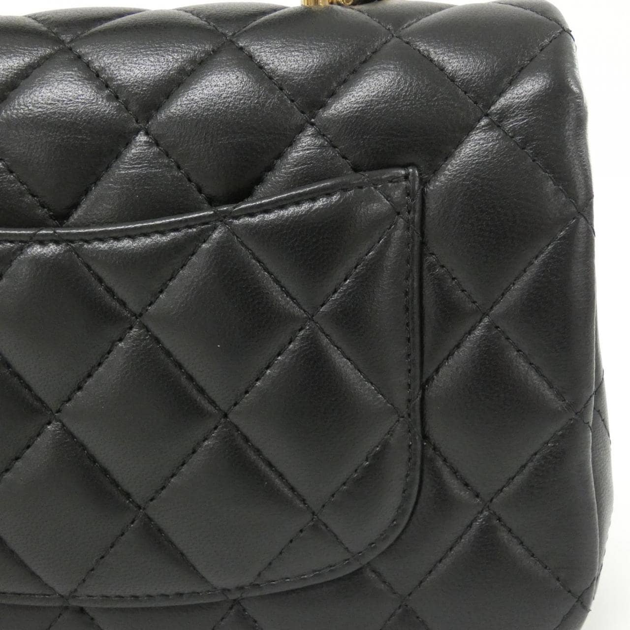 CHANEL AS2431 bag