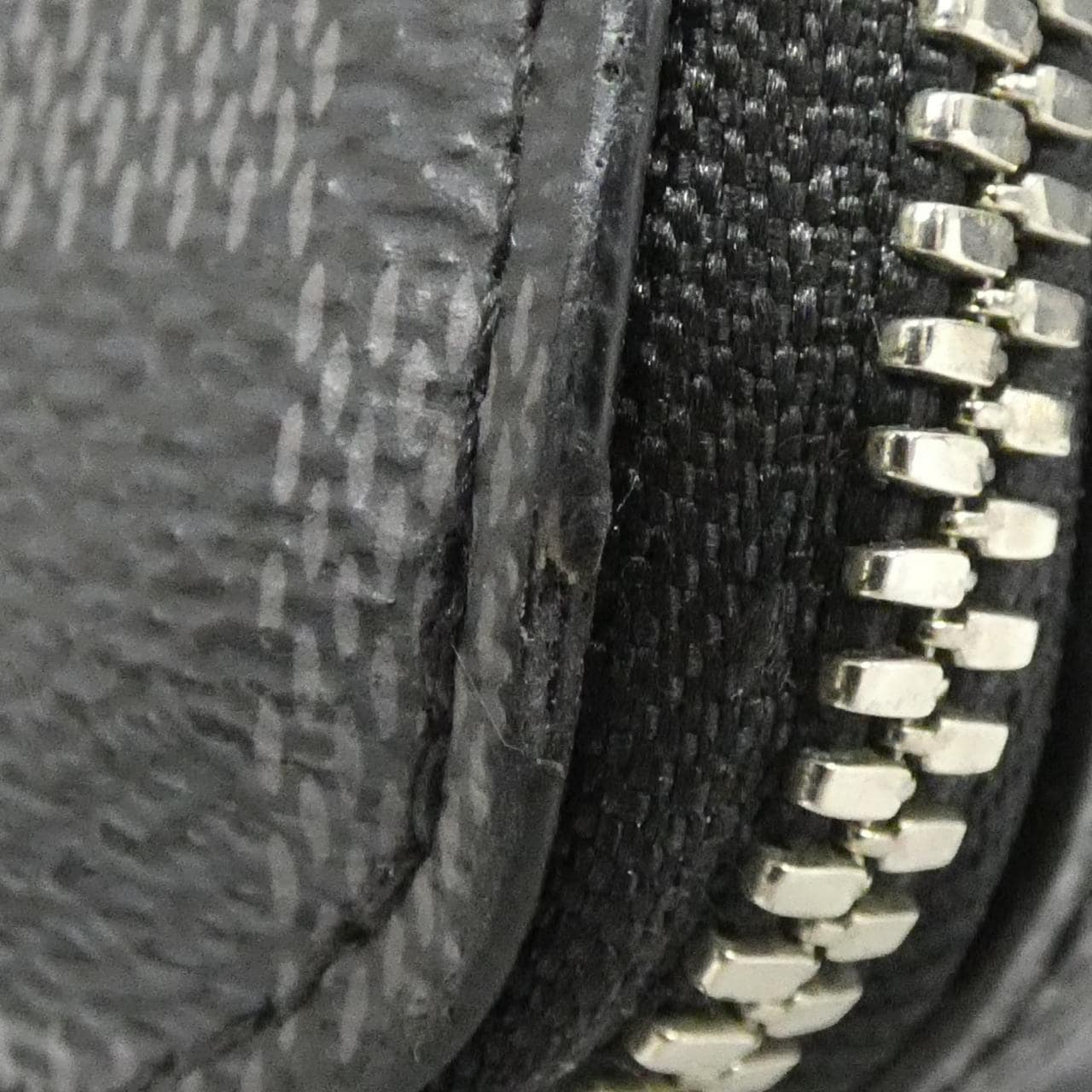 ルイヴィトン ダミエ グラフィット アルファ ウエアラブル ウォレット N60418 ショルダーバッグ