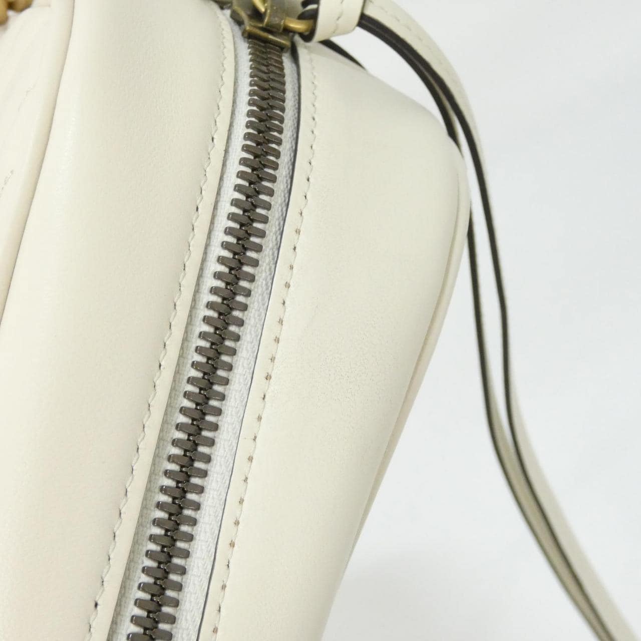 グッチ GG MARMONT 447632 DTD1T ショルダーバッグ