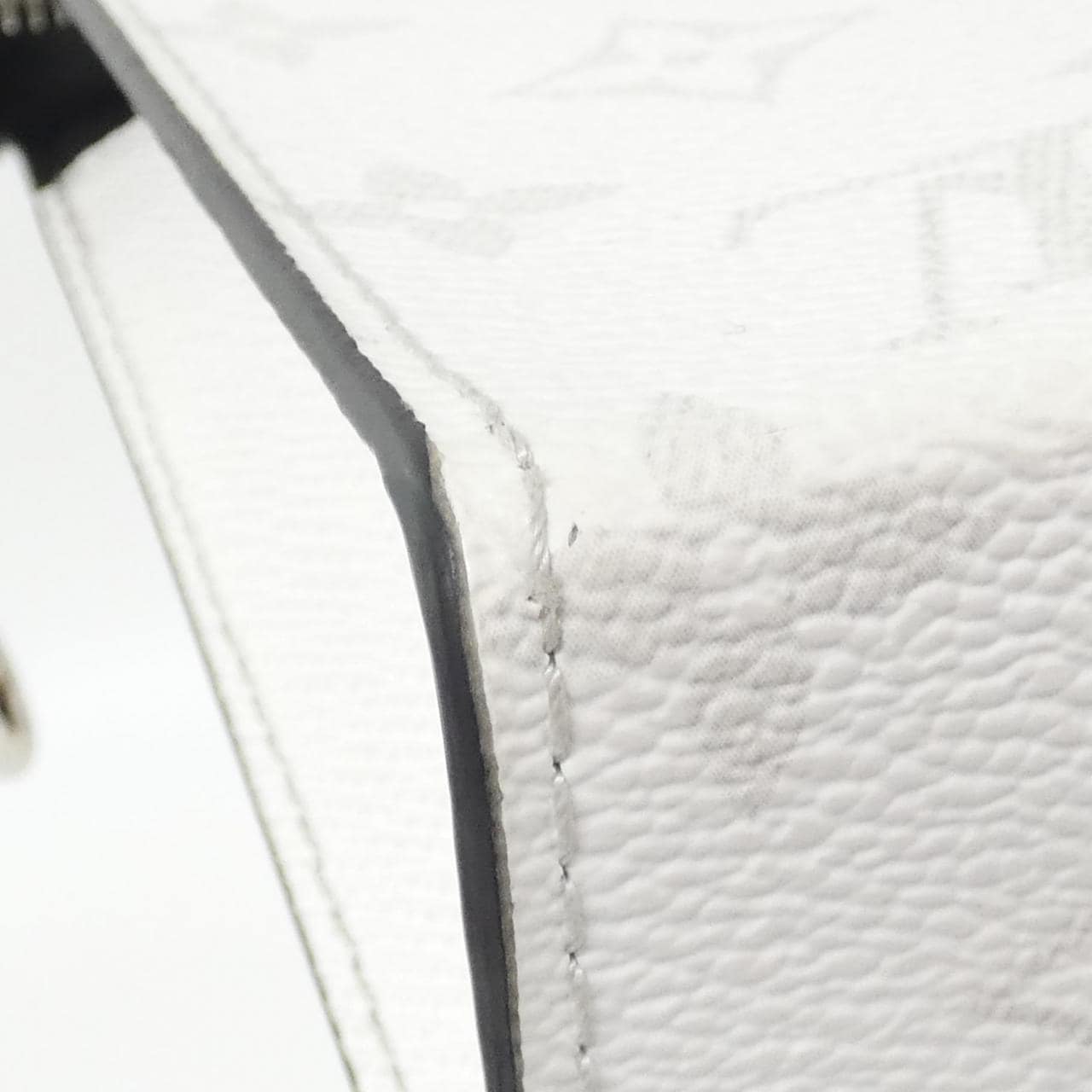 ルイヴィトン タイガラマ ガストン ウエアラブル ウォレット M30935 ショルダーバッグ