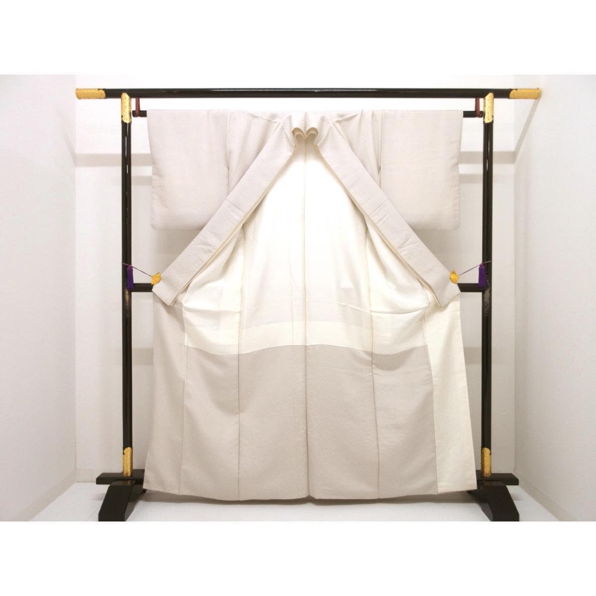 色留袖　刺繍加工　江戸撫子