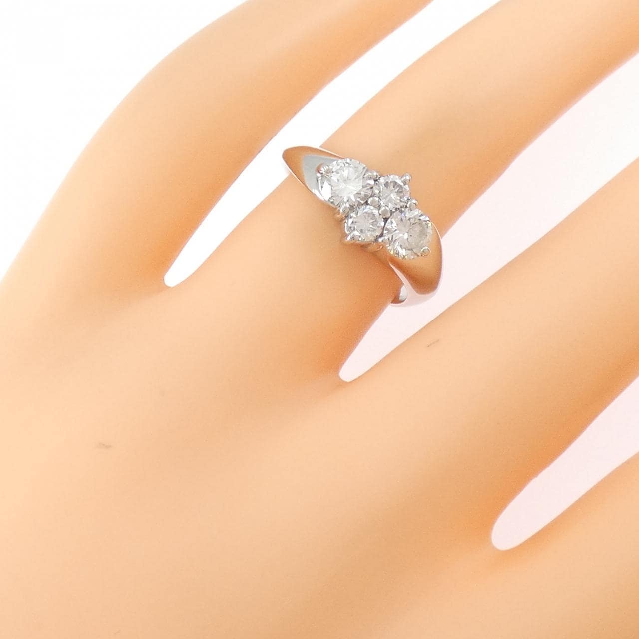 PT900 ダイヤモンド リング 1.00CT