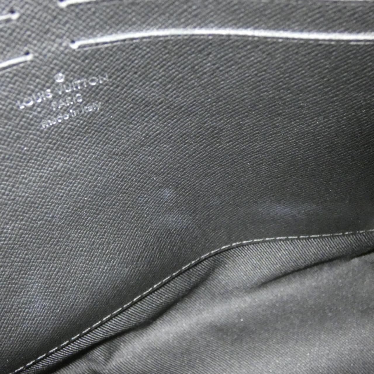 ルイヴィトン モノグラム エクリプス リバース ポシェット ヴォワヤージュ M69535 バッグ