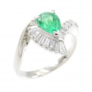 emerald ring