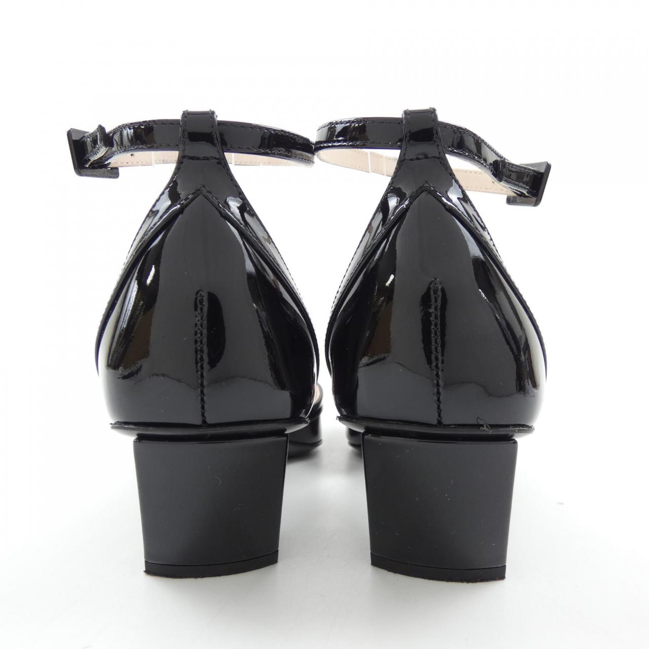 ロジェヴィヴィエ ROGER VIVIER パンプス