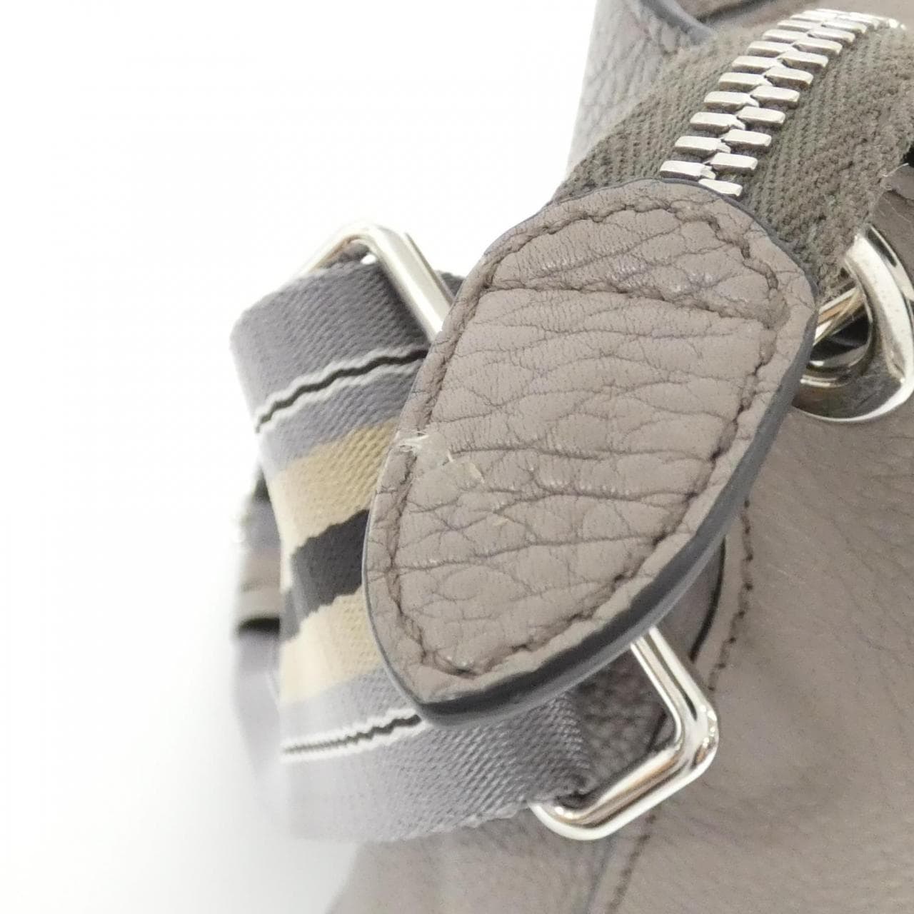 Prada1BE057肩背包