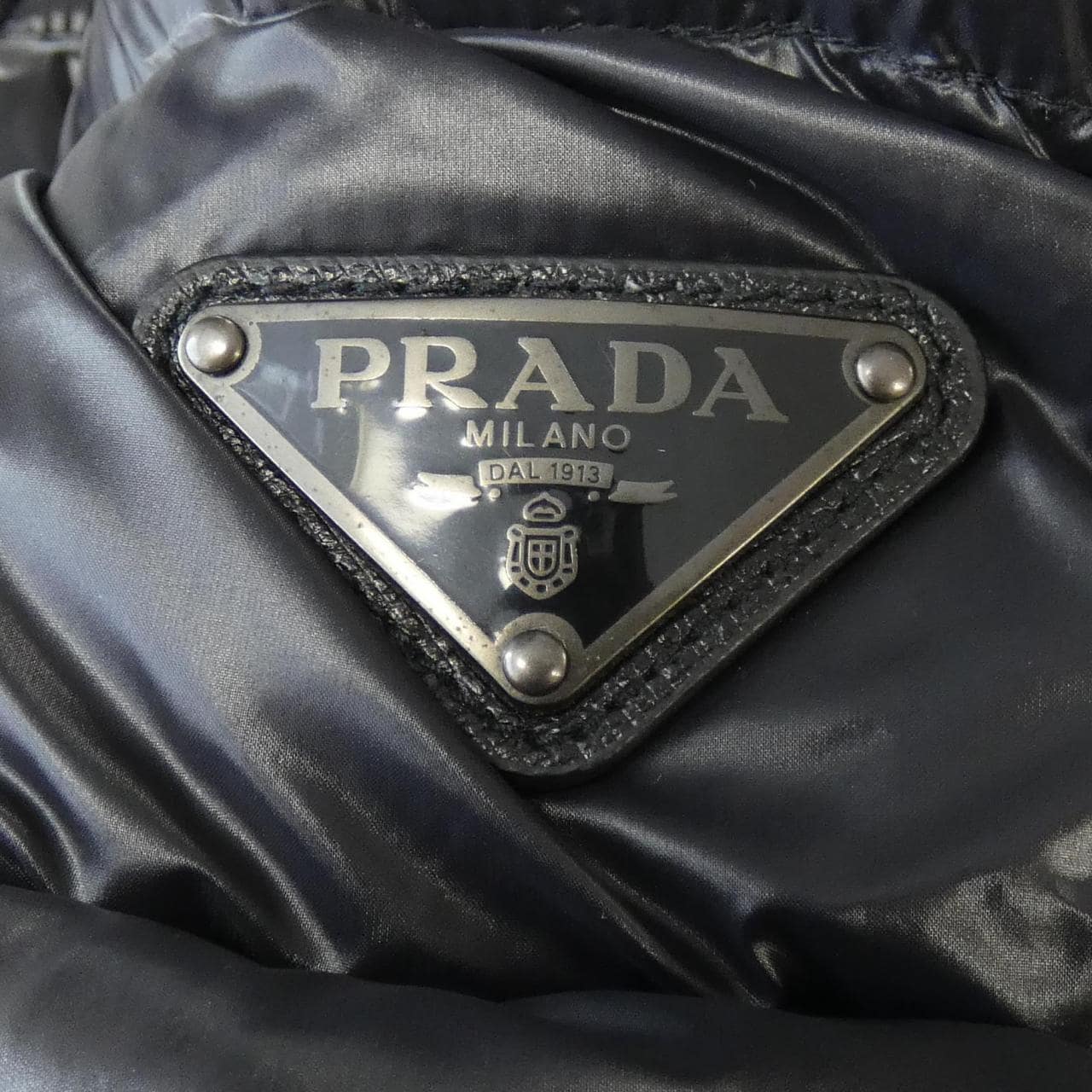 プラダ PRADA トライアングルロゴ SGB608 R142 AR0 ダウンジャケット