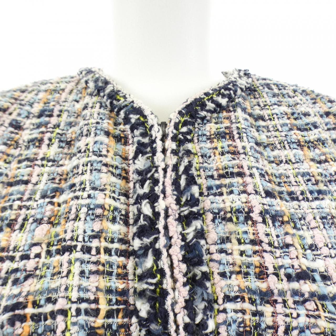 【ヴィンテージ】シャネル CHANEL P22969V13789 04P ノーカラージャケット