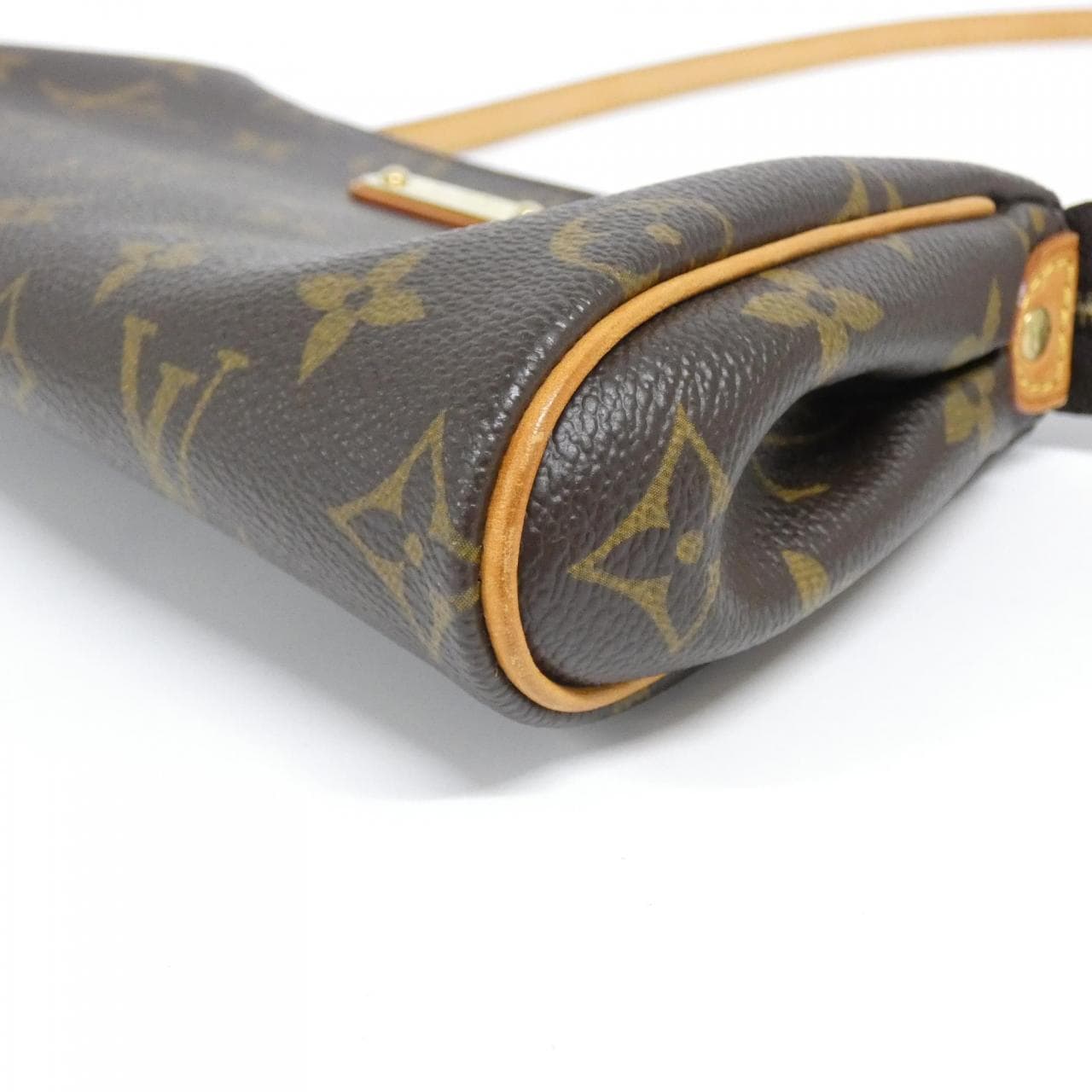 ルイヴィトン モノグラム エヴァ M95567 ショルダーバッグ