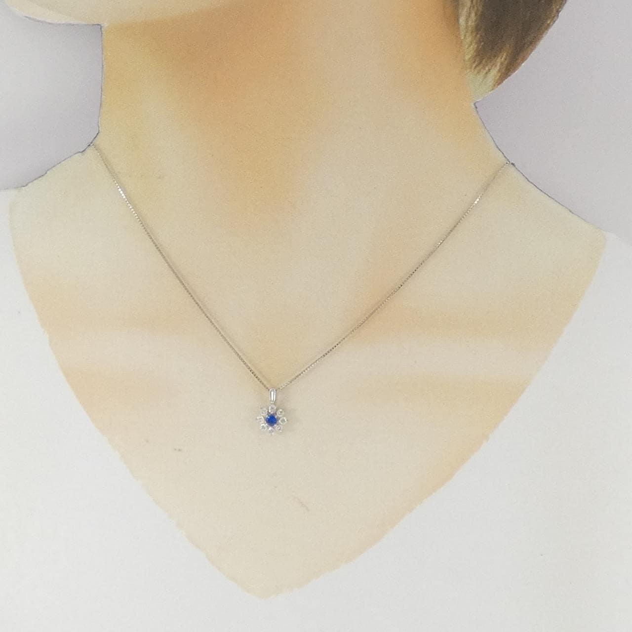 PT900/PT850 フラワー アウイナイト ネックレス 0.08CT