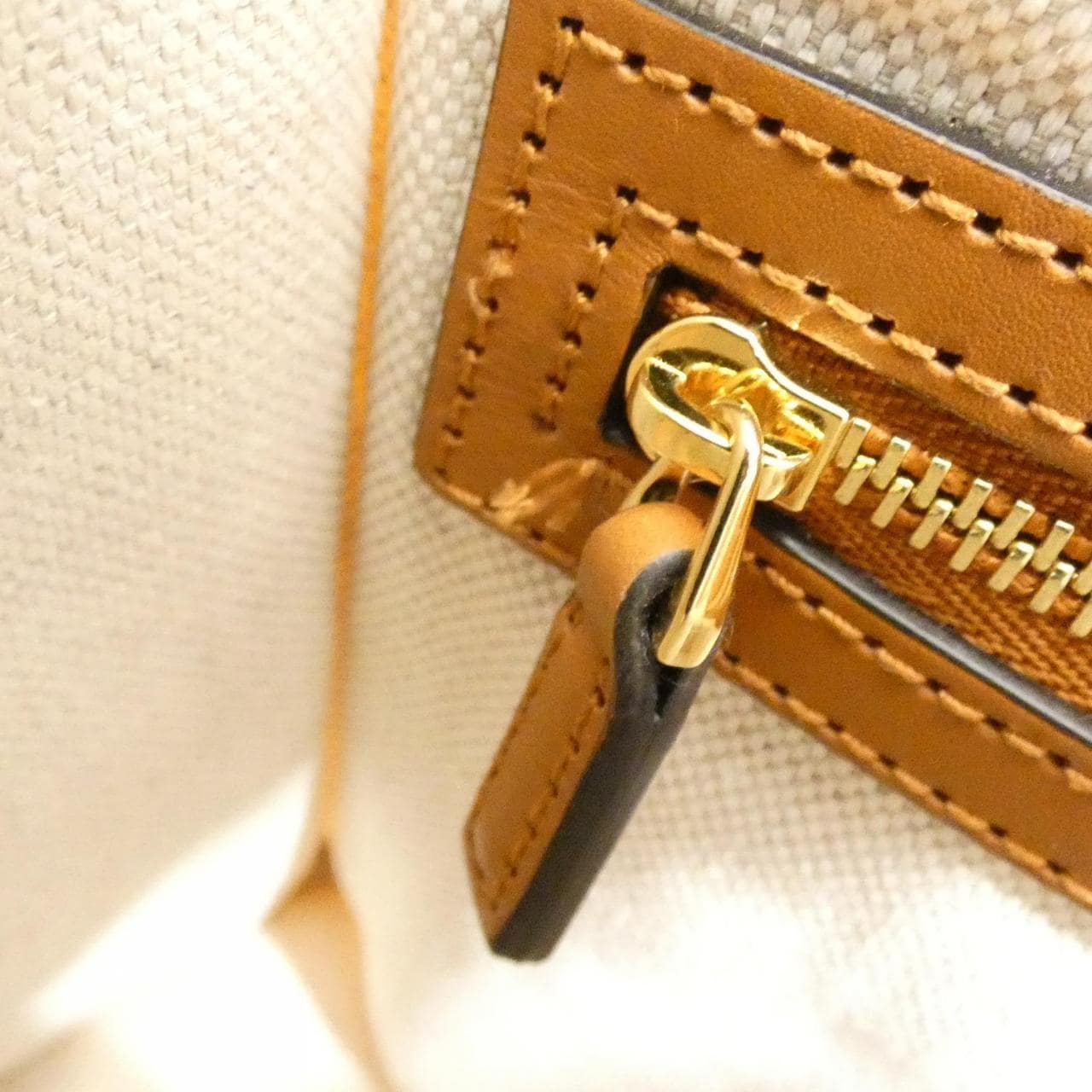 グッチ 727735 FABCL バッグ