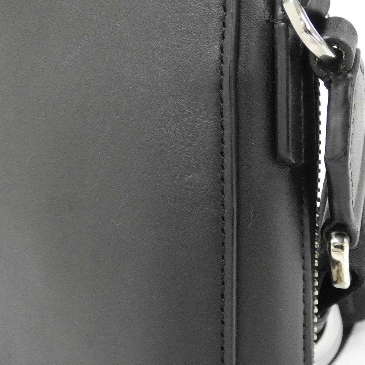 ロエベ バーティカル クロスボディ ポケット C565S59X01 ショルダーバッグ