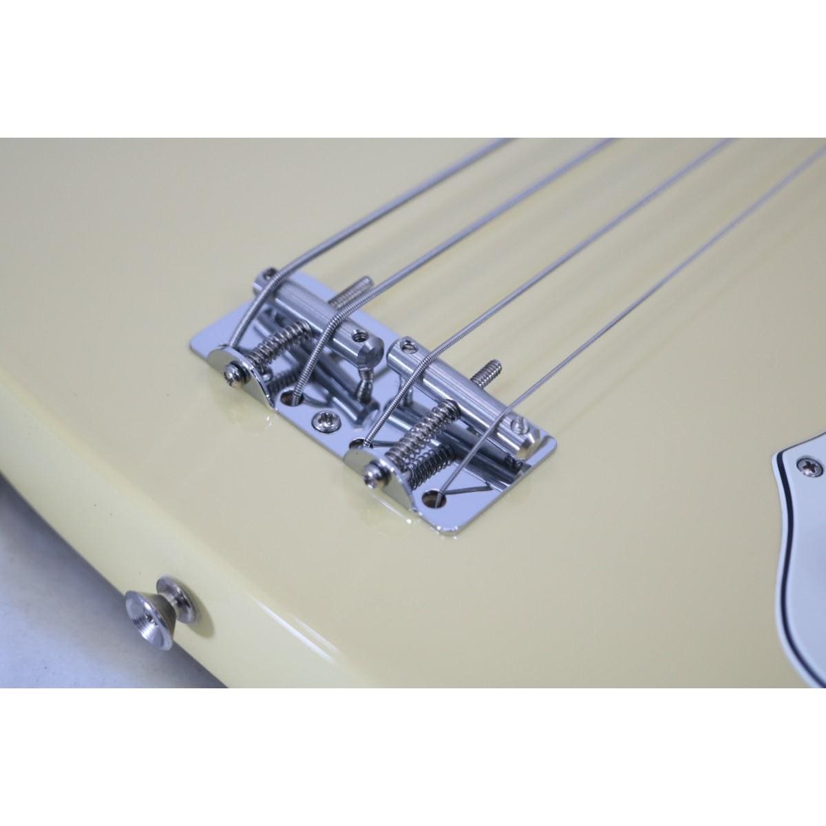 ＦＥＮＤＥＲ　　ＶＩＮＴＥＲＡ　ＩＩ　７０Ｓ　ＴＬ　ＢＡＳＳ