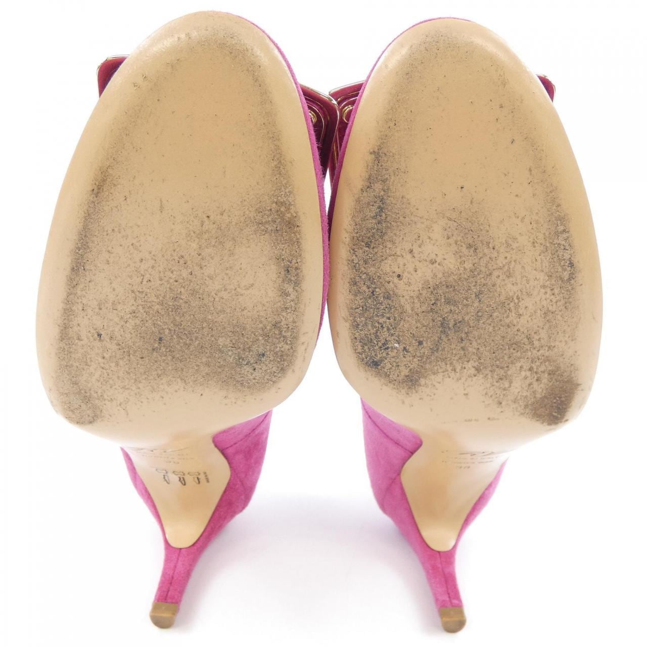 ロジェヴィヴィエ ROGER VIVIER パンプス