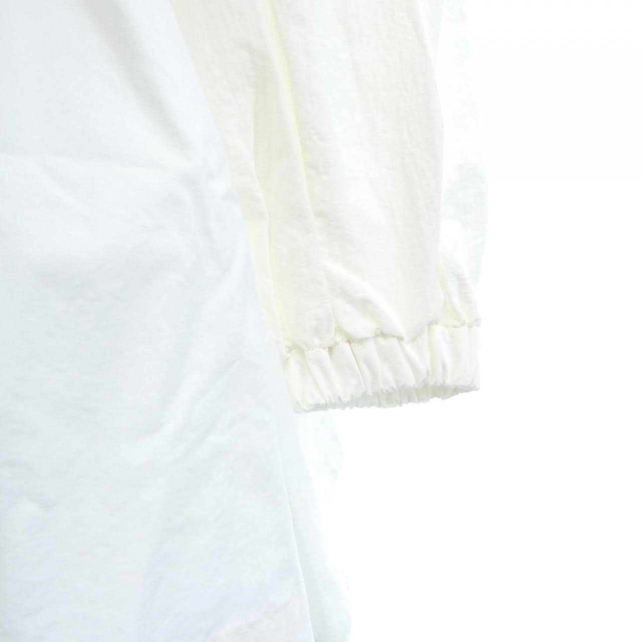 ヨリ yori トップス