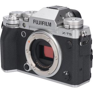 Ｘ－Ｔ５　シルバー