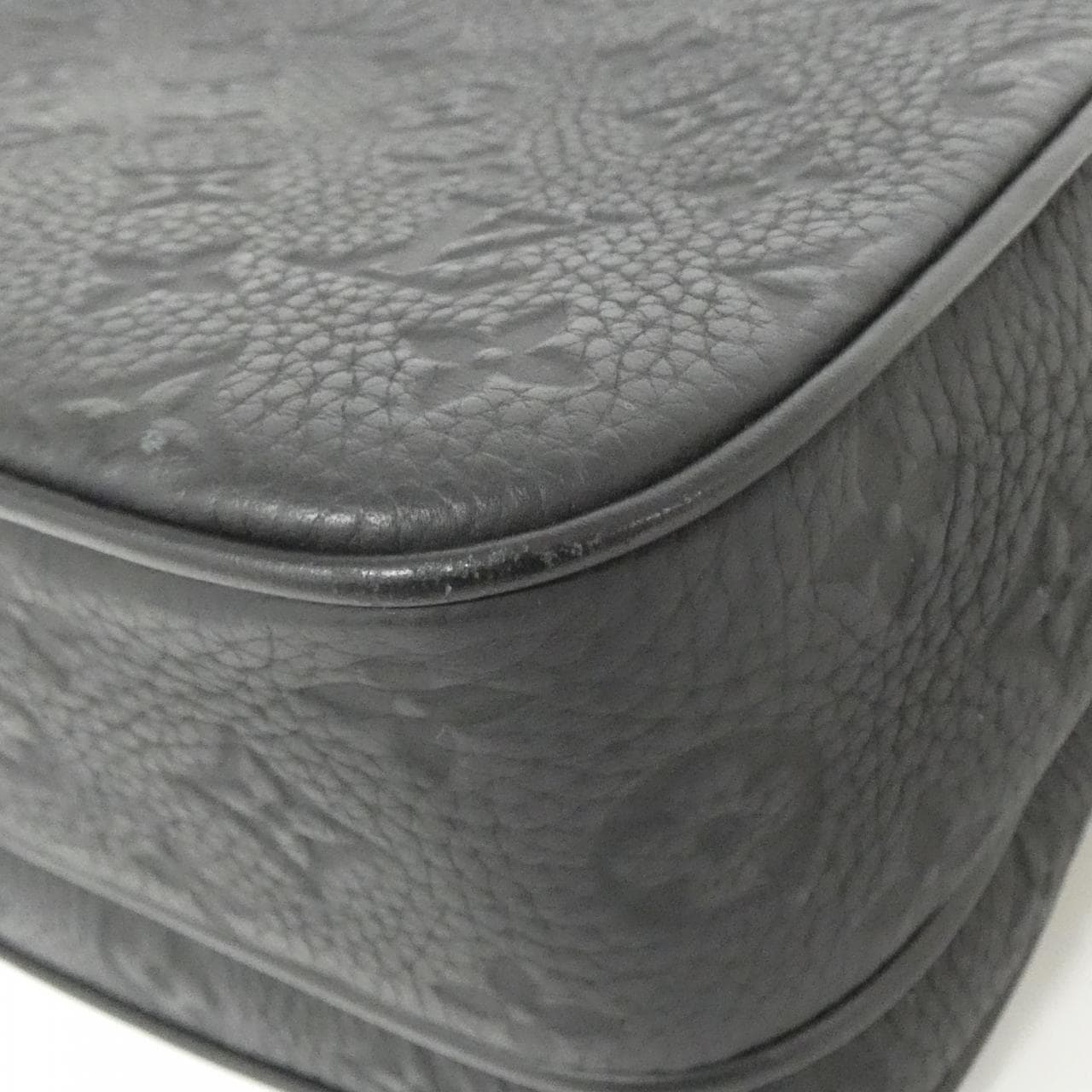 ルイヴィトン トリヨン モノグラム Sロック メッセンジャー M58489 ショルダーバッグ