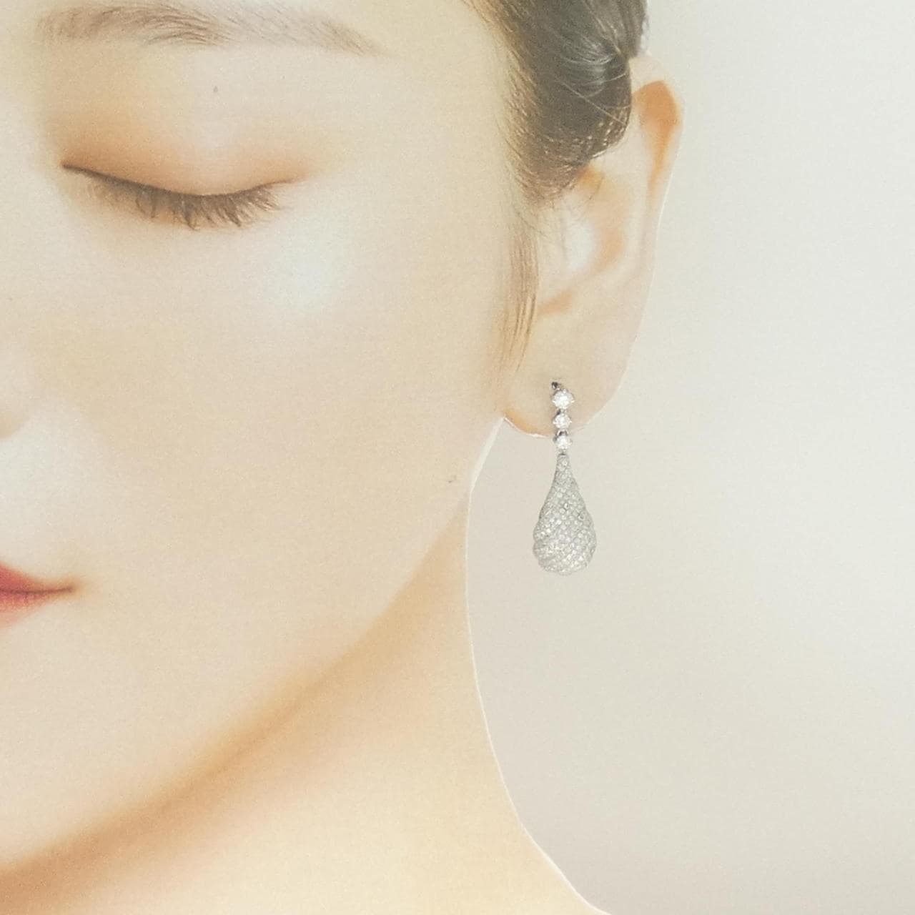 K18WG ダイヤモンド ピアス