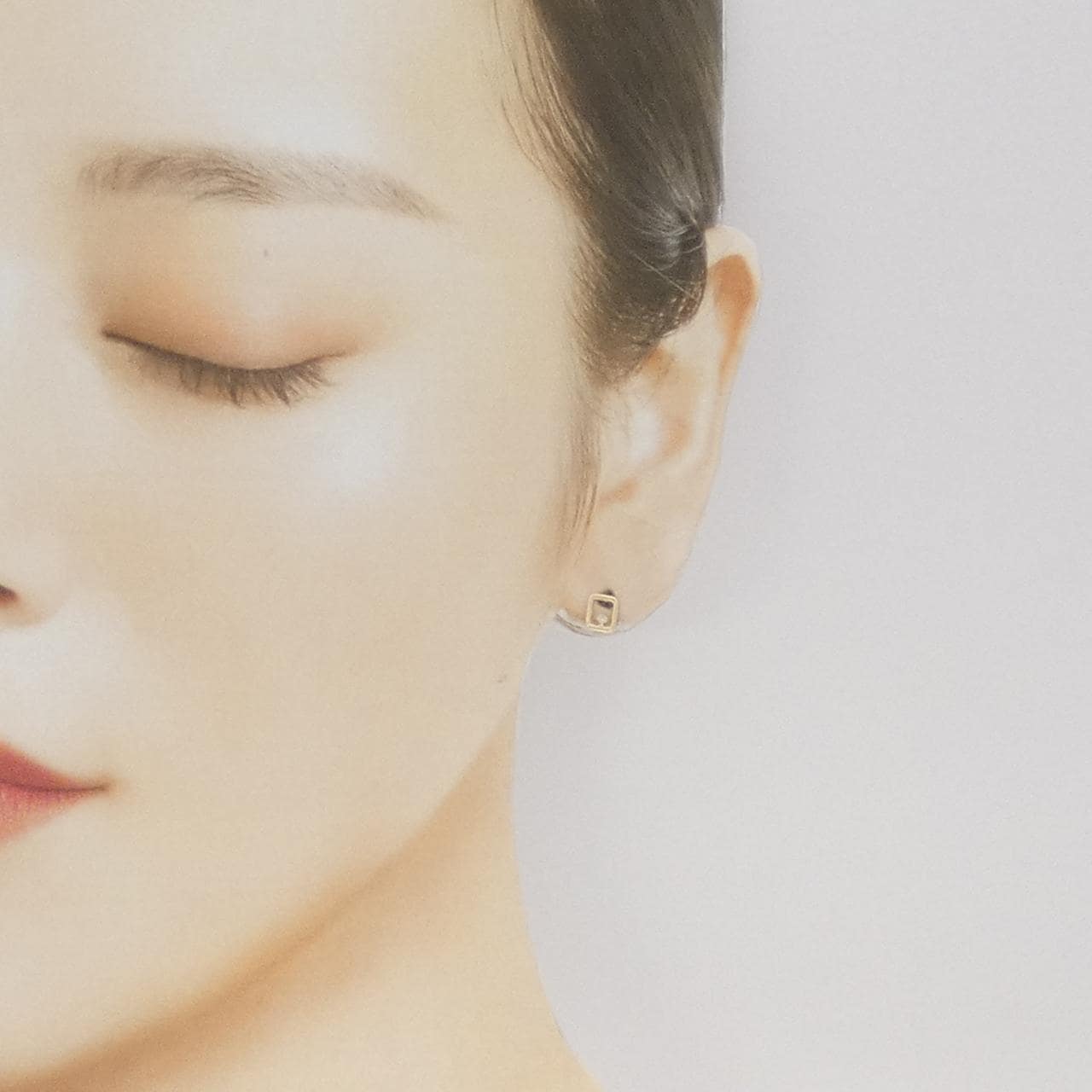 【新品】K10YG ダイヤモンド ピアス 0.024CT