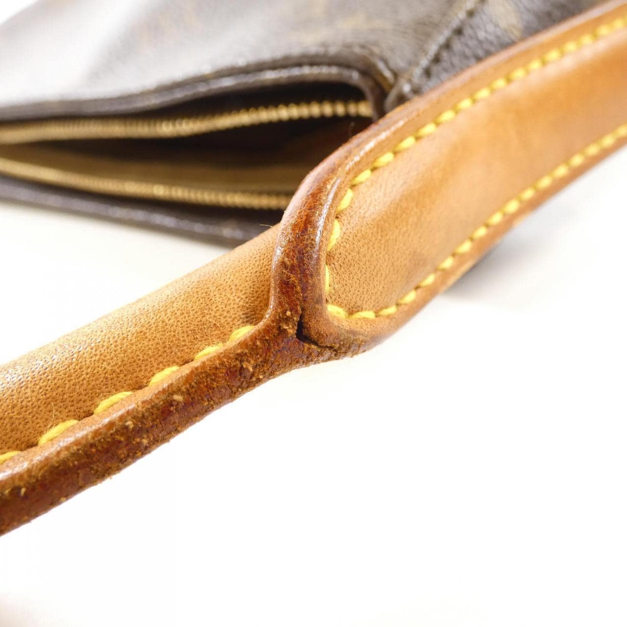 LOUIS VUITTON Monogram Looping MM M51146 Shoulder Bag