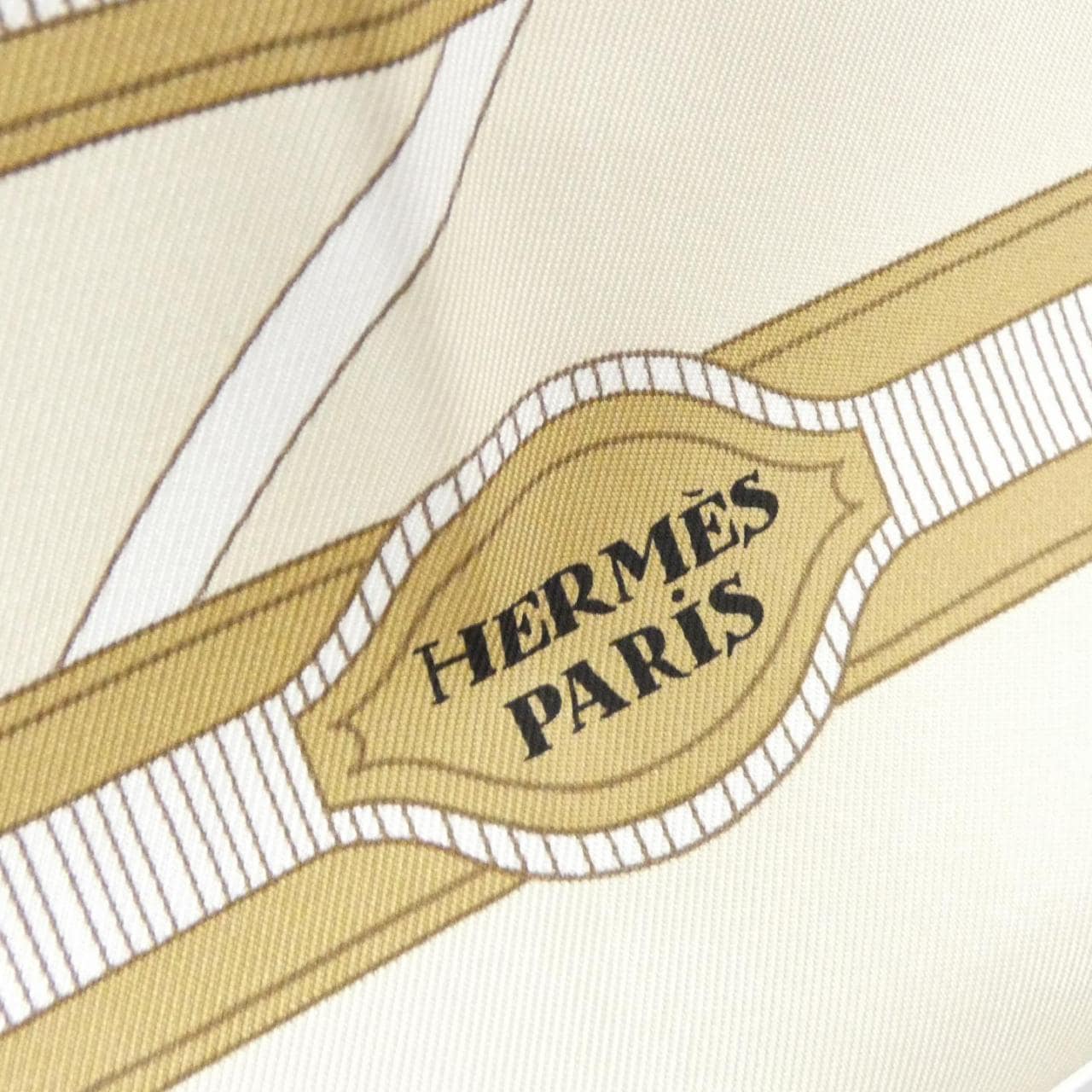 エルメス LES NOUVEAUX AMOUREUX DE PARIS カレ 003329S スカーフ