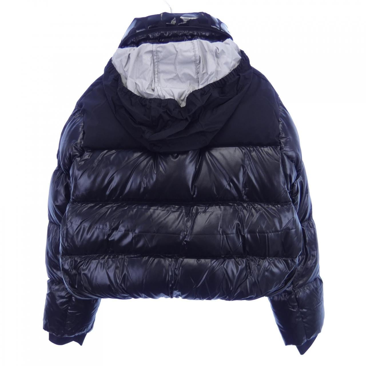 モンクレール MONCLER ダウンジャケット