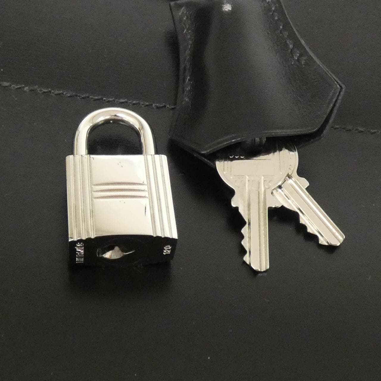 HERMES Bolide 31厘米 027763CK 包