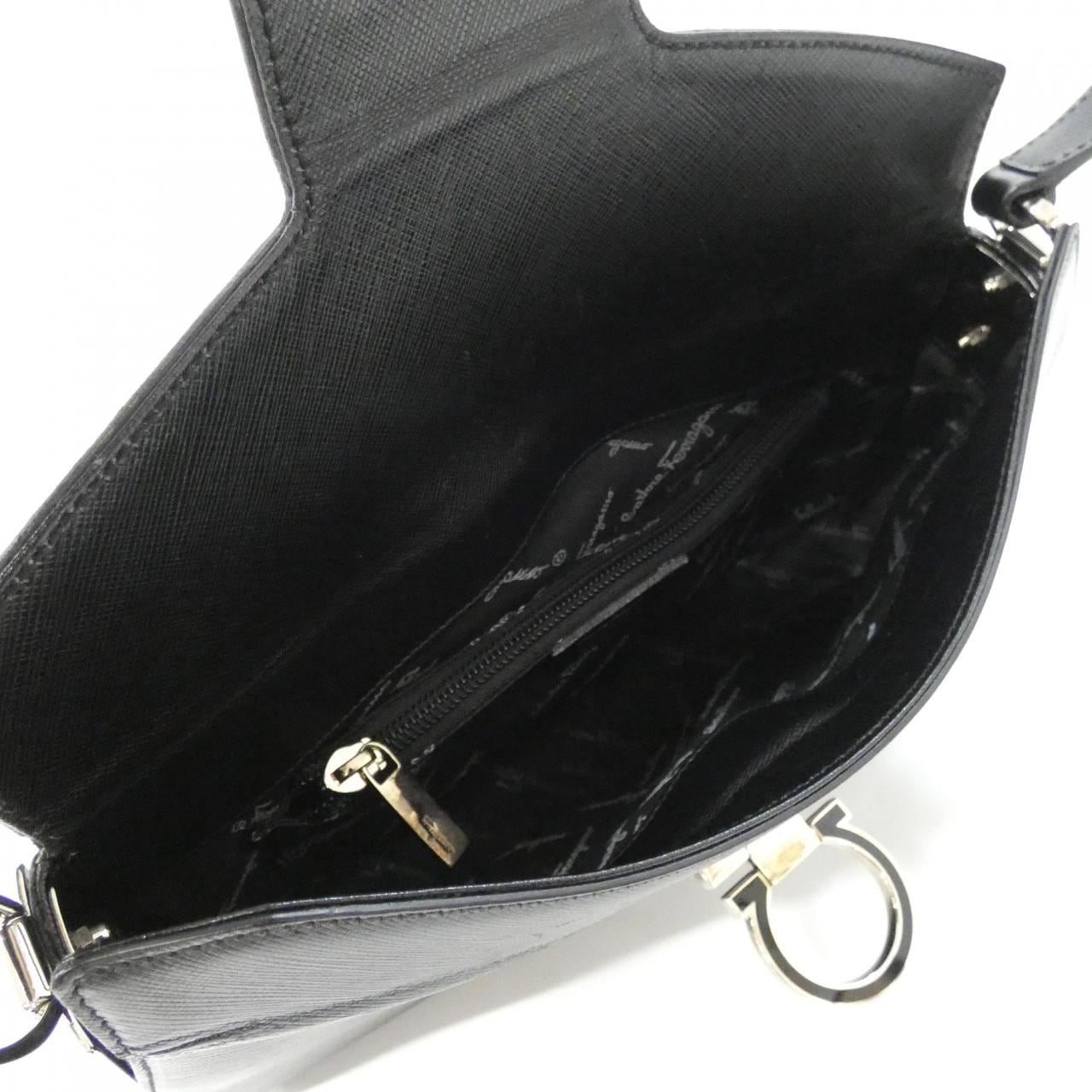 サルヴァトーレフェラガモ 21 4835 ショルダーバッグ