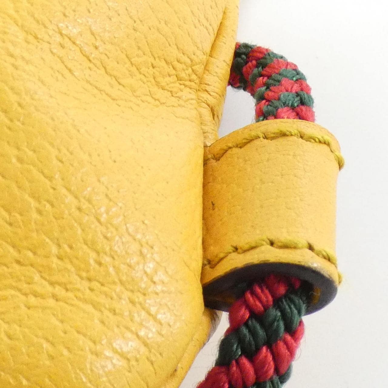 Gucci 473872 K9RKT双肩包