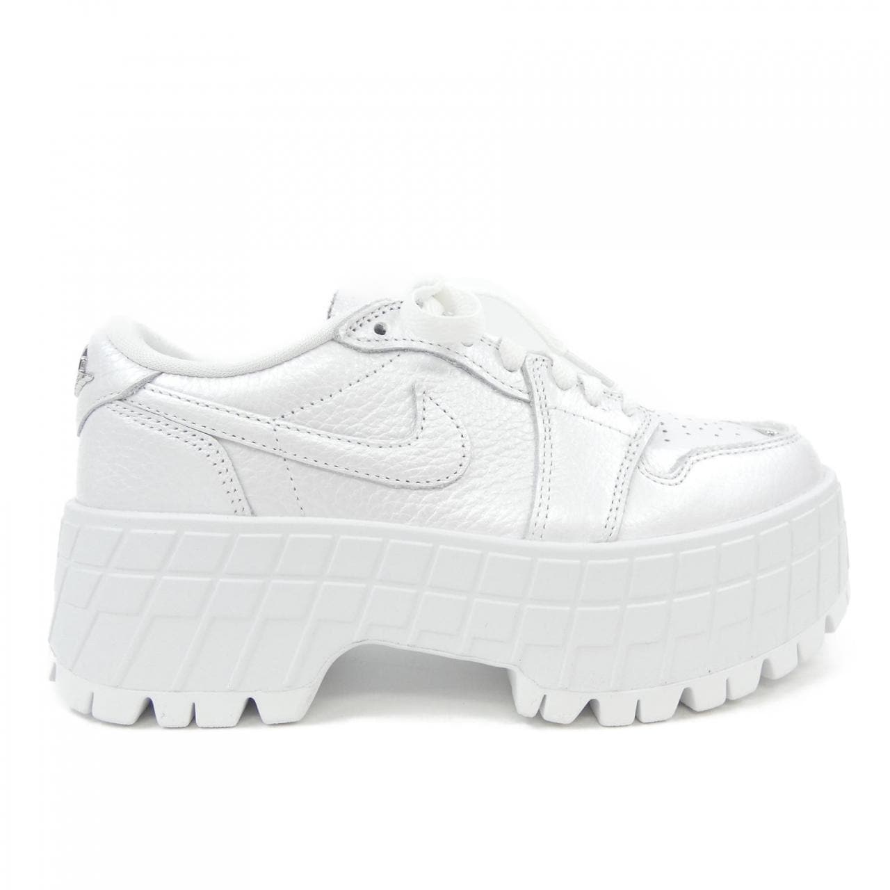 ナイキ NIKE HF3184-100 スニーカー