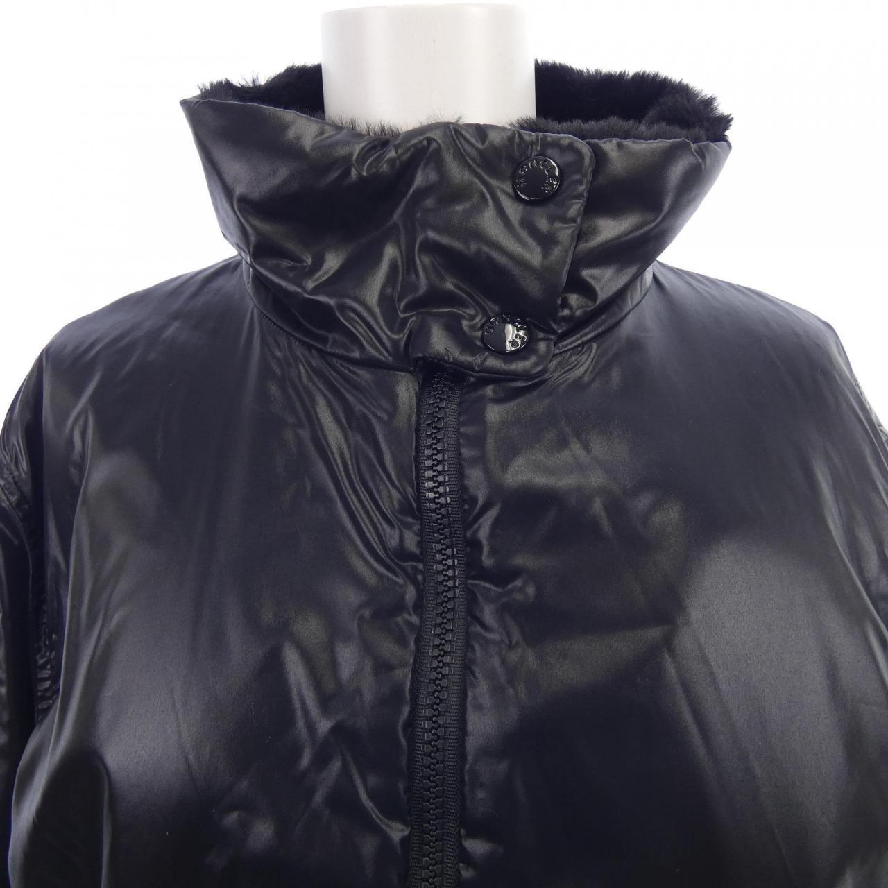 モンクレール MONCLER ダウンジャケット