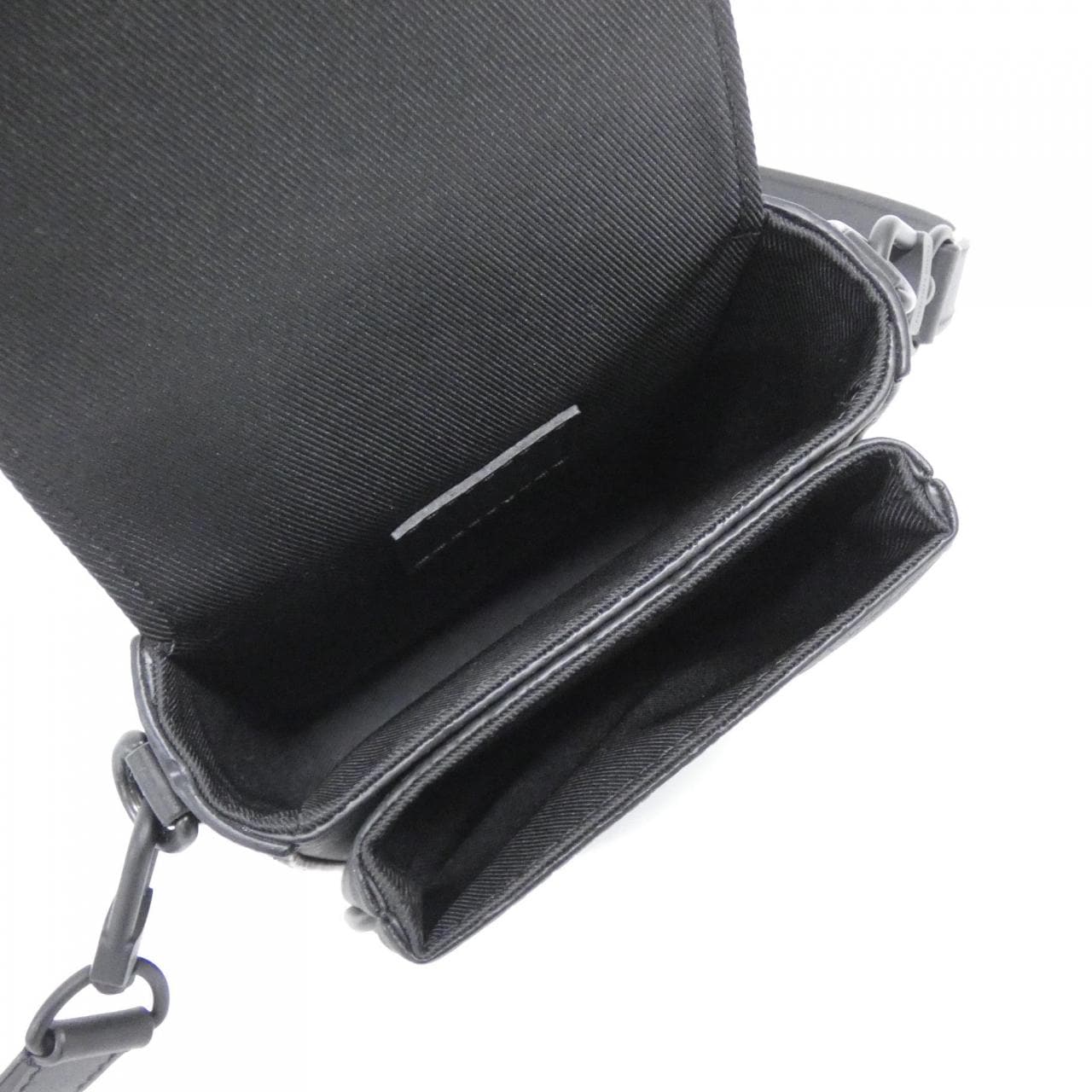 ルイヴィトン トリヨン モノグラム Sロック ヴェルティカル ウエアラブル ウォレット M81524 ショルダーバッグ