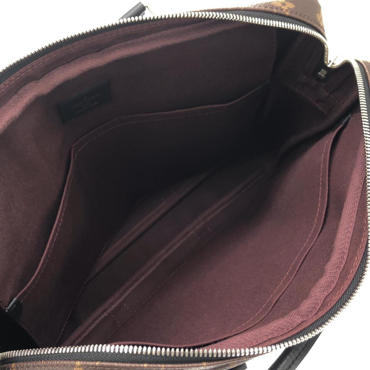 ルイヴィトン モノグラム マカサー ポルト ドキュマン ヴォワヤージュ PM M52005 バッグ