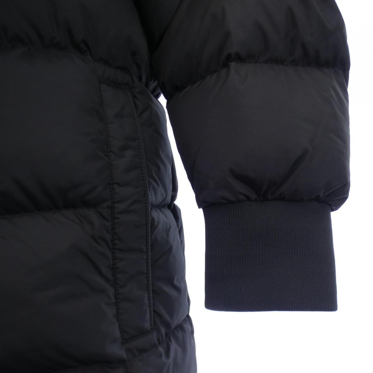 モンクレール MONCLER ダウンジャケット