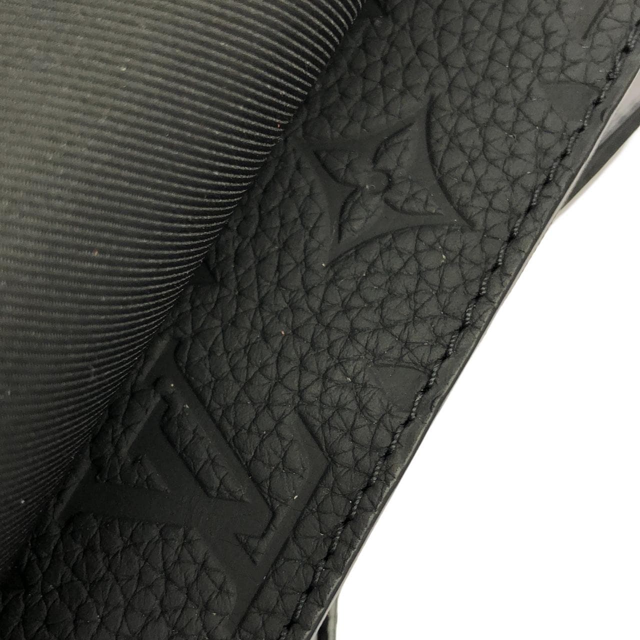 ルイヴィトン トリヨン モノグラム トランク メッセンジャー PM M57726 ショルダーバッグ