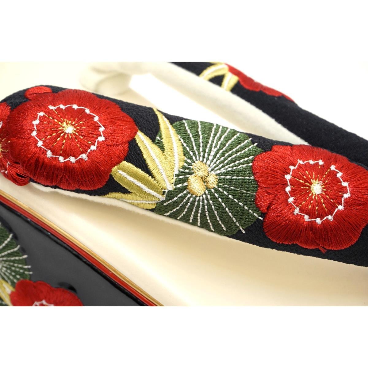 【新品】女士Zori涼鞋，松木色、竹子色和李子色，F碼