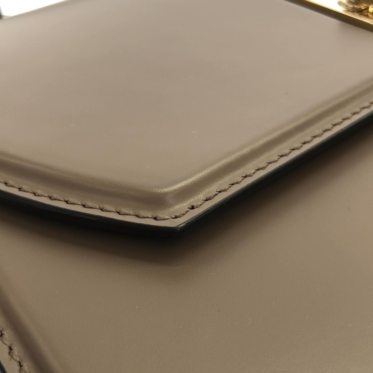 サルヴァトーレフェラガモ 21 H758 バッグ