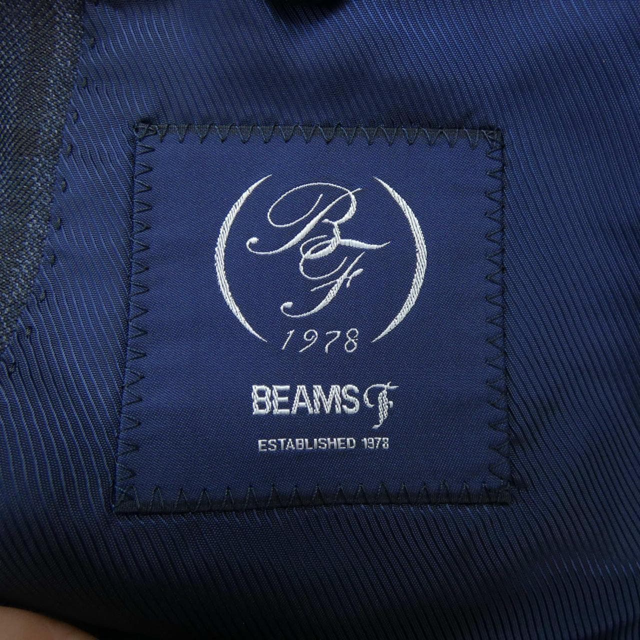 BEMESF スーツ