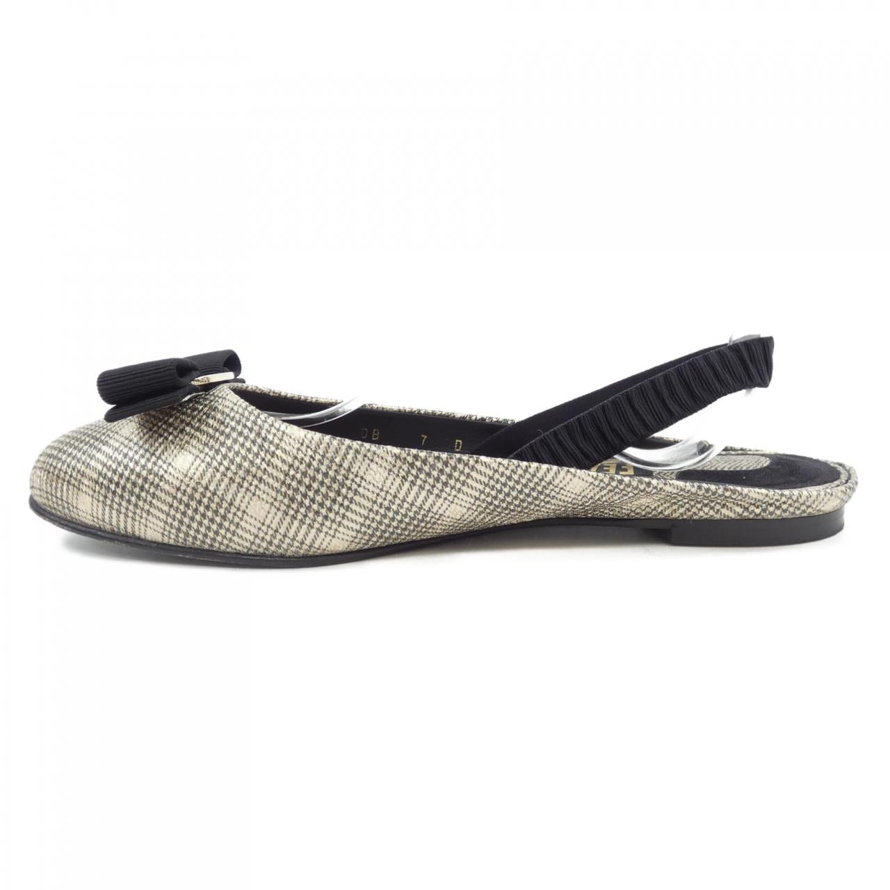 サルヴァトーレフェラガモ SALVATORE FERRAGAMO VARINA サンダル